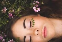 Mindful Beauty: The Connection Between Self-Care and Radiance Mindful Beauty
